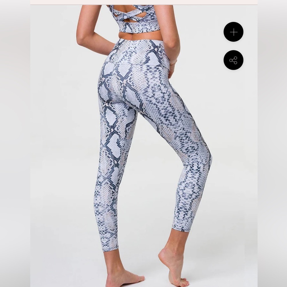 Onzie Anaconda Blue Snake Print yoga Leggings